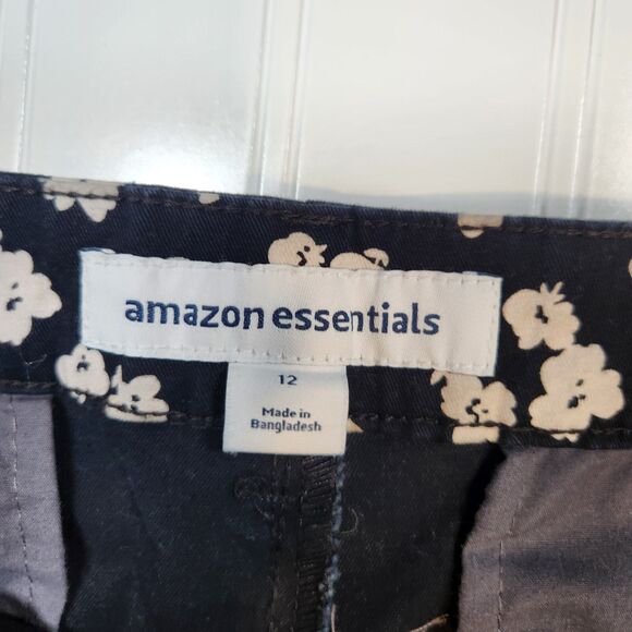 Amazon Basics Womens Size 12 Black Floral Bermuda Shorts 23.7356 - Picture 4 of 8